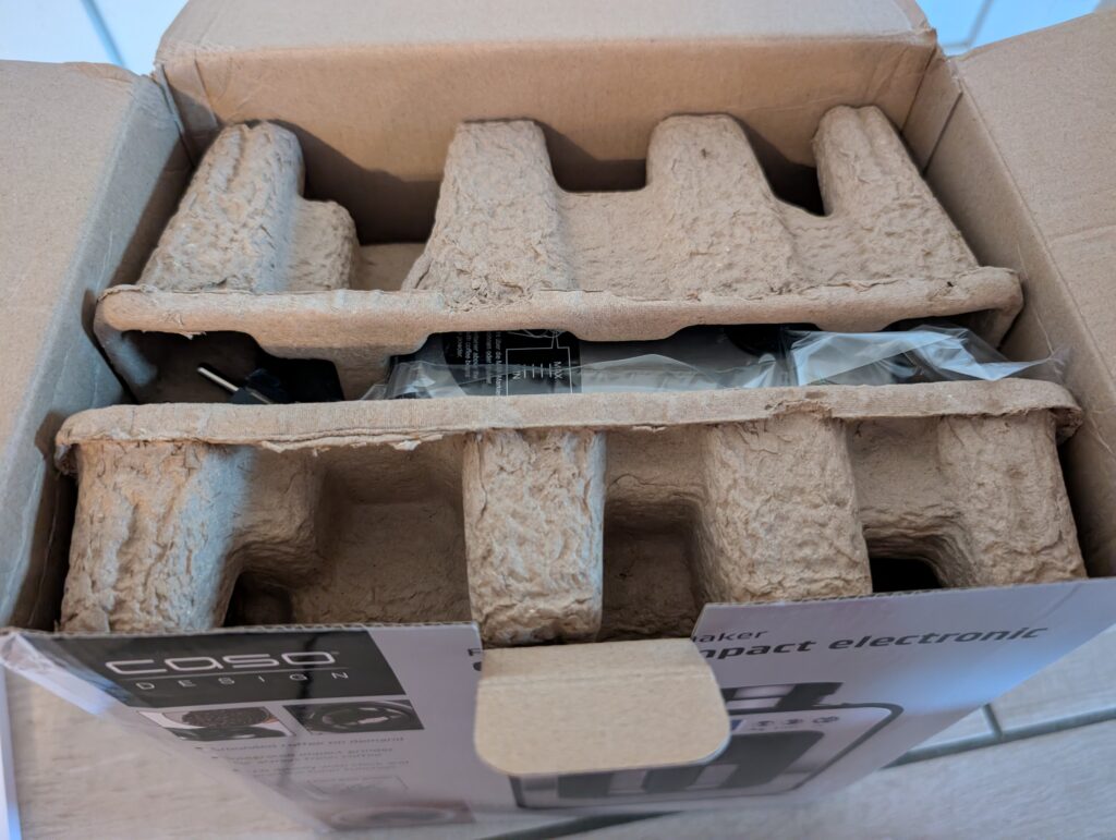 CASO Coffee Compact electronic Kaffeemaschine mit Mahlwerk Auspacken