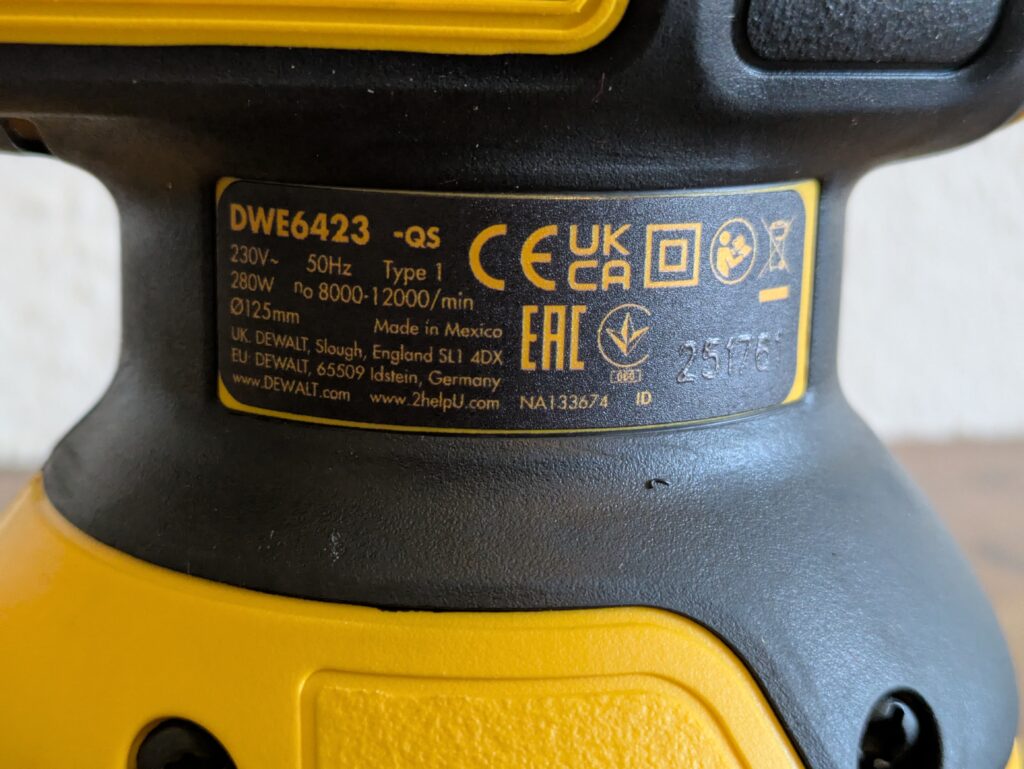 Datenlabel des Dewalt DWE6423 QS Exzenterschleifers