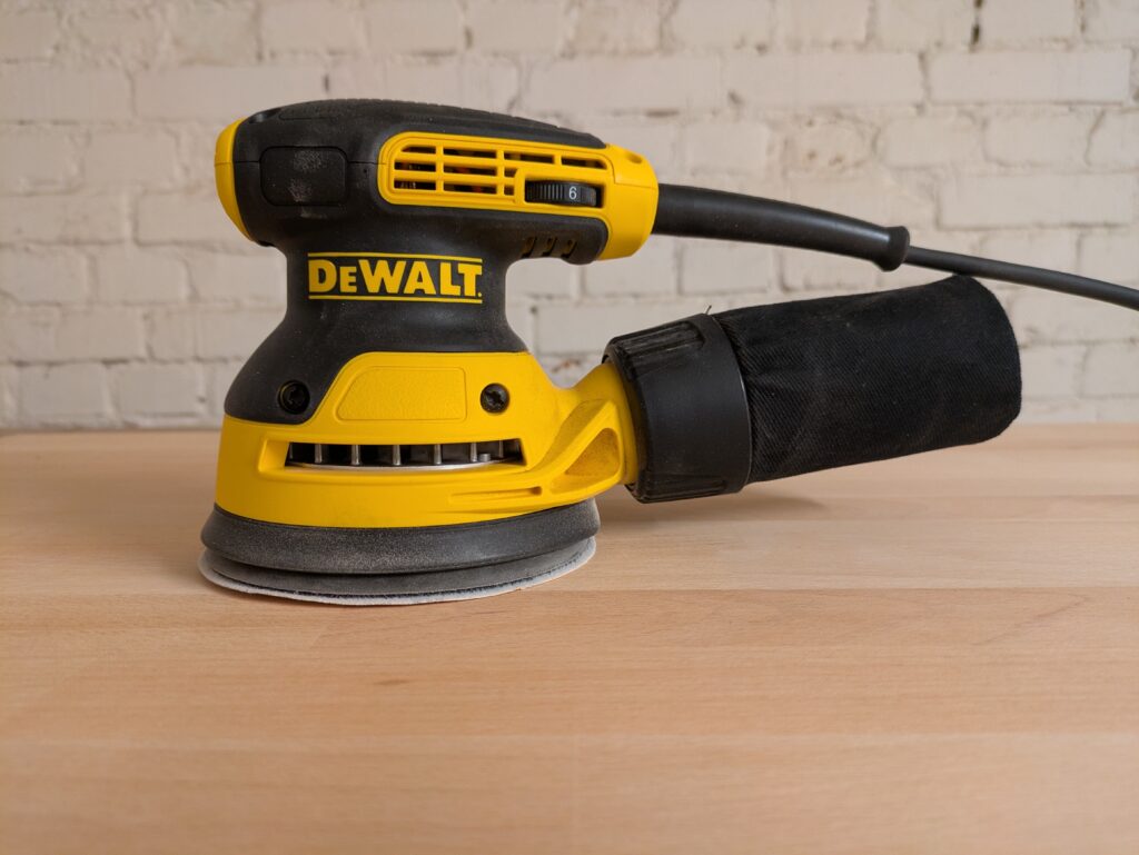 Dewalt DWE6423 QS Exzenterschleifer Titelbild