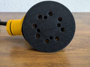 Dewalt DWE6423 QS Exzenterschleifer von unten