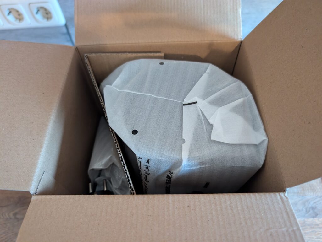 KRUPS BW8018 Smart'n Light Wasserkocher mit Temperatureinstellung Verpackung geöffnet