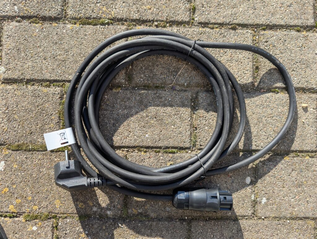 Kabel des Maysun Balkonkraftwerks