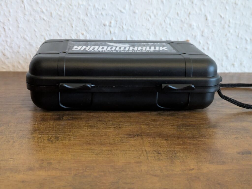 Koffer der Shadowhawk S1007 Taschenlampe von vorne