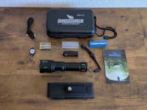 Lieferumfang der Shadowhawk S1007 Taschenlampe
