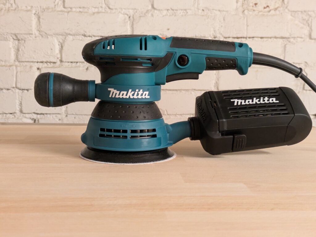 Makita BO5041 Exzenterschleifer Titelbild (2)