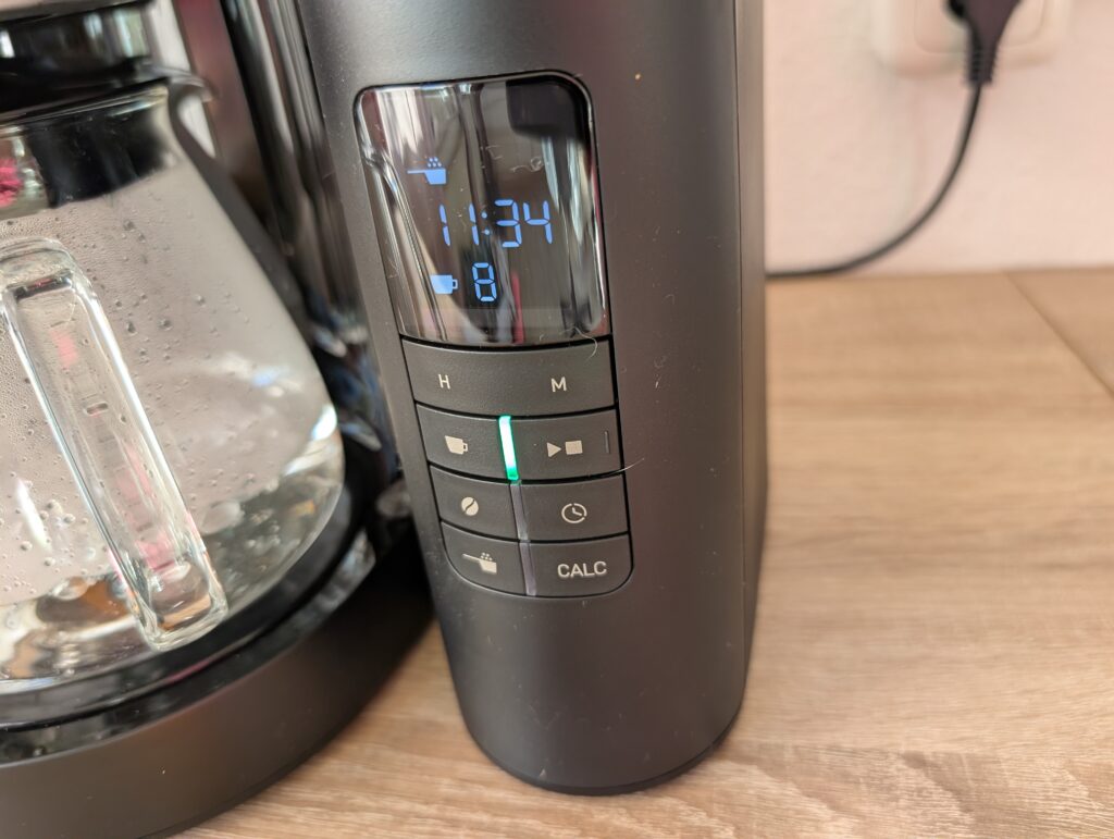 Melitta AromaFresh X Kaffeemaschine mit Mahlwerk Bedienelemente und Display