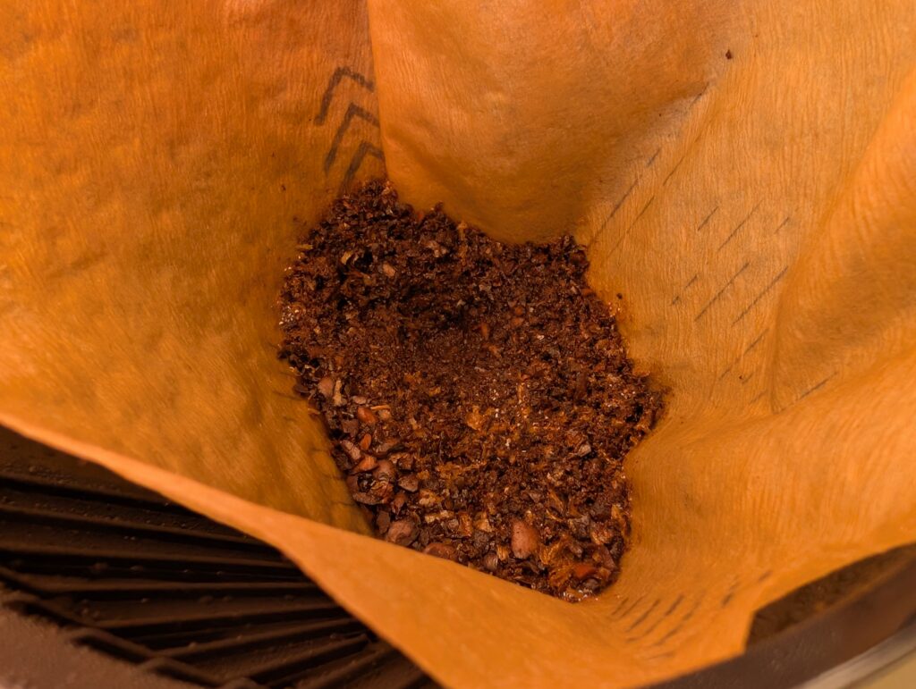 Melitta AromaFresh X Kaffeemaschine mit Mahlwerk Kaffeemehl nach dem Brühen