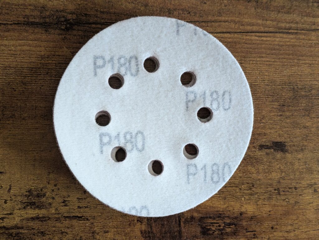 P180-Schleifscheibe des WORKPRO W125262 Exzenterschleifers von unten