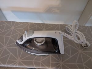 Philips DST202080 Dampfbügeleisen Ansicht seitlich