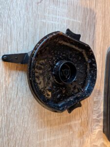 Russell Hobbs Victory Kaffeemaschine mit Mahlwerk Filterdeckel nach Benutzung 2