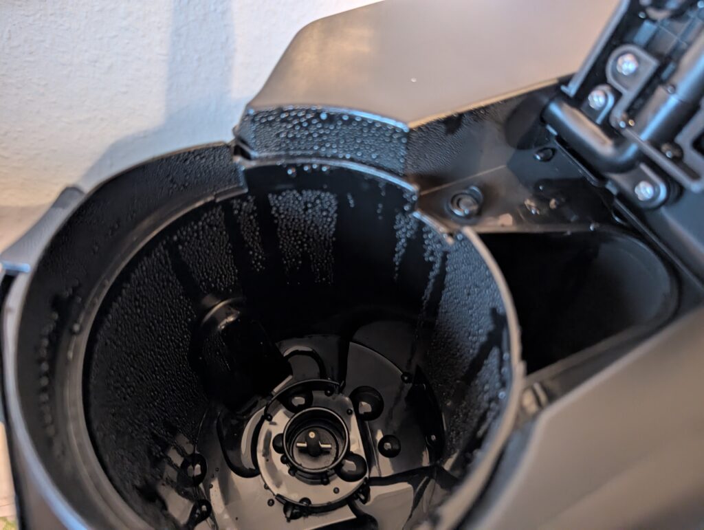 Russell Hobbs Victory Kaffeemaschine mit Mahlwerk Filtereinsatz