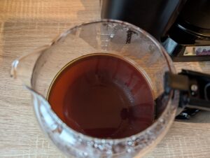 Russell Hobbs Victory Kaffeemaschine mit Mahlwerk Kaffee in Kanne