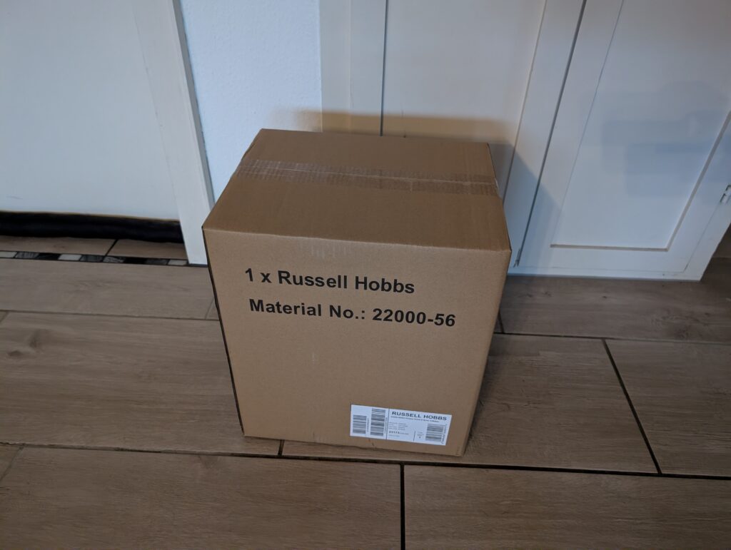 Russell Hobbs Victory Kaffeemaschine mit Mahlwerk Umverpackung