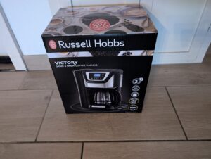 Russell Hobbs Victory Kaffeemaschine mit Mahlwerk Verpackung 1