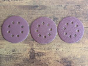 Schleifscheiben des Einhell TC-RS 425 E Exzenterschleifers von oben