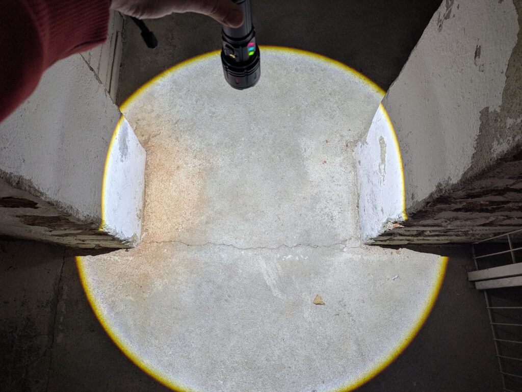 Shadowhawk S1007 Taschenlampe hohe Helligkeit Bodenbeleuchtung mit Kegel