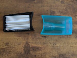 Staubbox des Bosch Professional GEX 125-1 AE Exzenterschleifers geöffnet