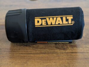 Staubbox des Dewalt DWE6423 QS Exzenterschleifers