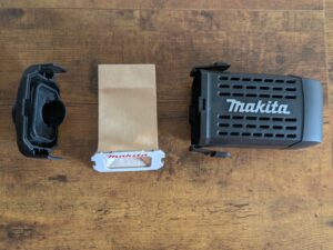 Staubbox des Makita BO5041 Exzenterschleifers auseinandergebaut