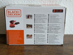Verpackung des Black Decker BEW210 Exzenterschleifers von hinten