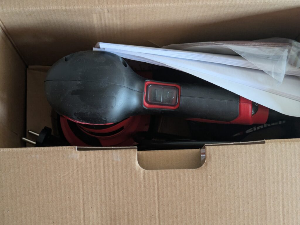 Verpackung des Einhell TC-RS 425 E Exzenterschleifers geöffnet (2)