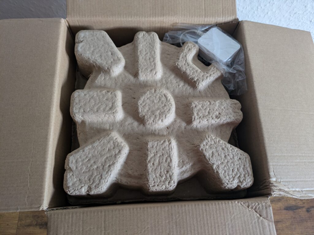 Verpackung des Philips 600i Luftreinigers geöffnet