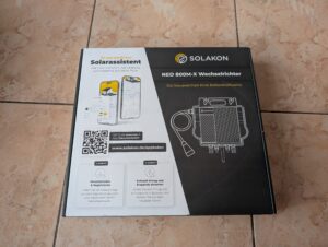 Verpackung des Wechselrichters des Solakon Balkonkraftwerks