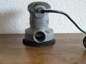 WORKPRO W125262 Exzenterschleifer von hinten