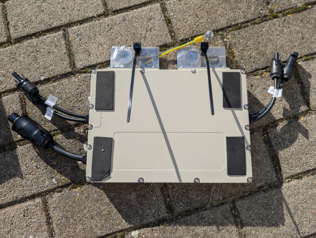 Wechselrichter des Maysun Balkonkraftwerks (4)