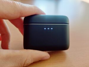 Cambridge Audio Melomania A100 In-Ear-Bluetooth-Kopfhörer Ladecase mit Ladeanzeige