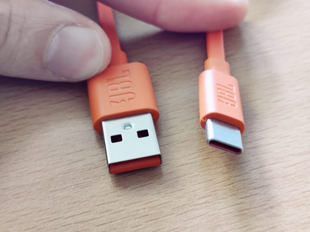 JBL Wave Beam 2 In-Ear-Kopfhörer USB-Ladekabel