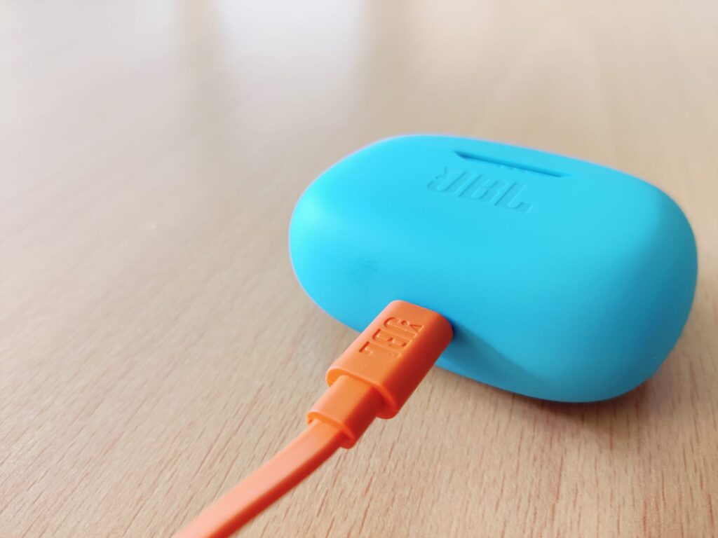 JBL Wave Beam 2 In-Ear-Bluetooth-Kopfhörer Ladecase mit Ladekabel