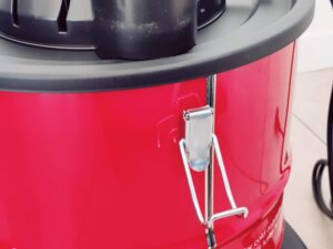 Einhell TC-AV 1720 DW Aschesauger Klemme geöffnet