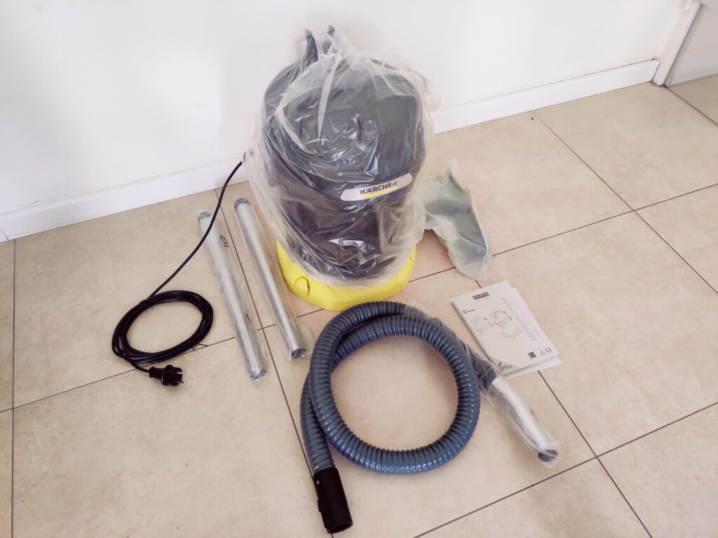 Kärcher AD 4 Premium Aschesauger mit Zubehör