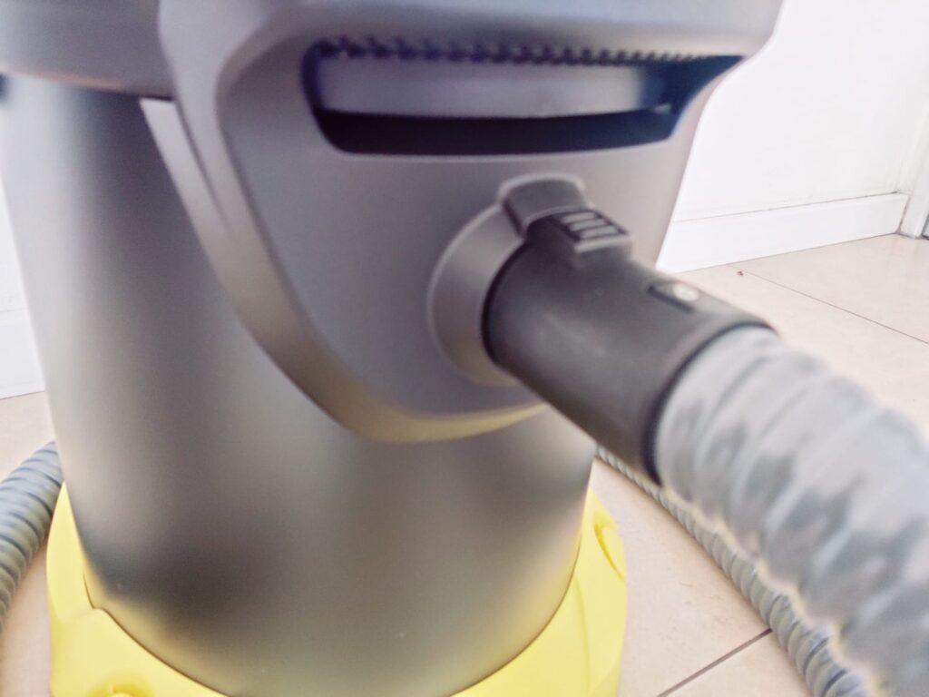 Kärcher AD 4 Premium Aschesauger Schlauchanschluss