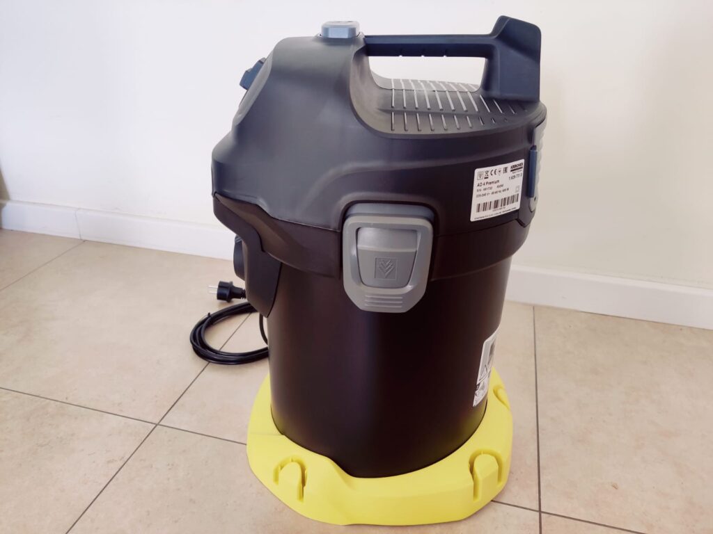 Kärcher AD 4 Premium Aschesauger von der Seite