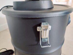 Sellnet SN2018 Aschesauger Behälterklemme offen