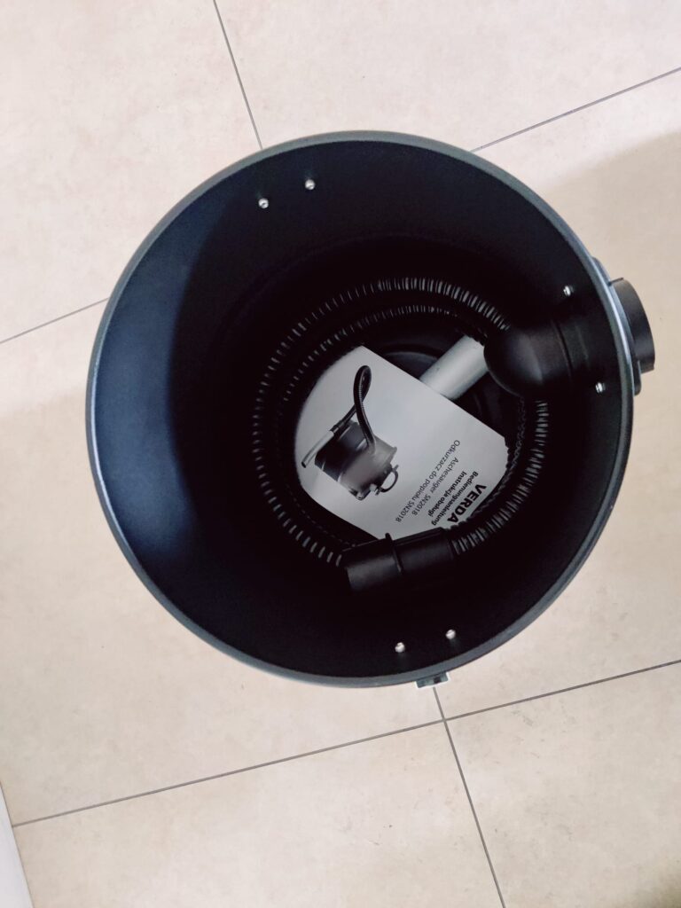 Sellnet SN2018 Aschesauger mit Zubehör im Behälter