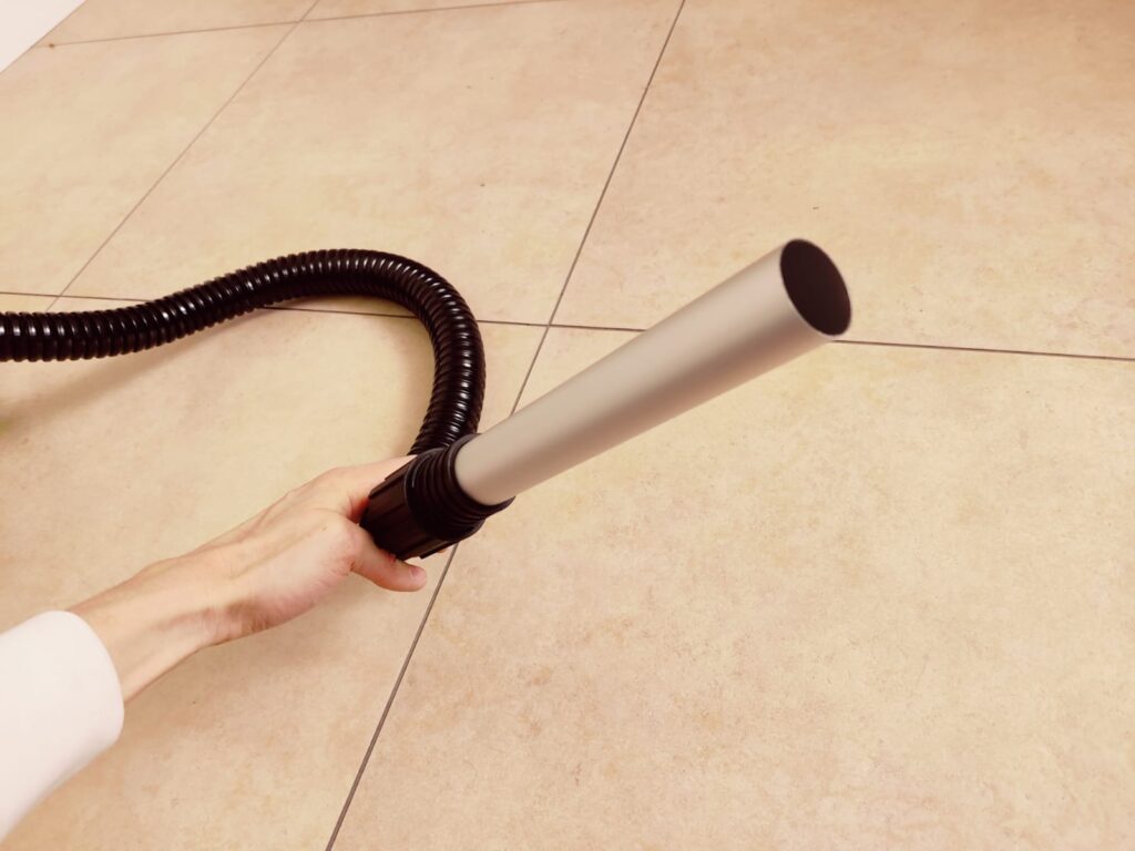 Navaris Aschesauger Saugdüse montiert