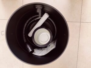 Scheppach GKS20 Aschesauger mit Zubehör im Behälter