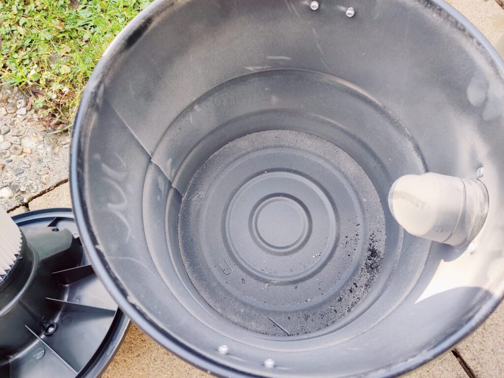 Sellnet SN2018 Aschesauger Behälter nach Nutzung