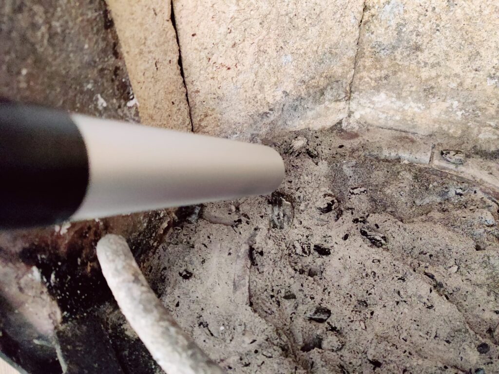 VANPORE BJ1811 Aschesauger beim Aschesaugen