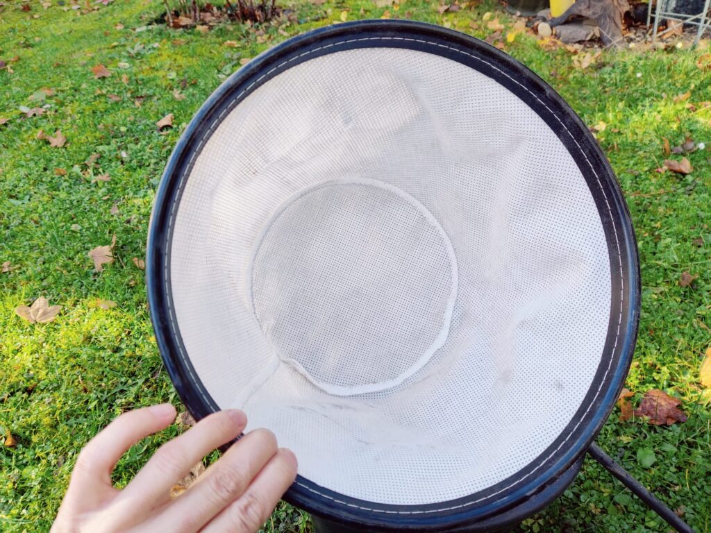 VANPORE BJ1811 Aschesauger Vorfilter nach Nutzung von oben