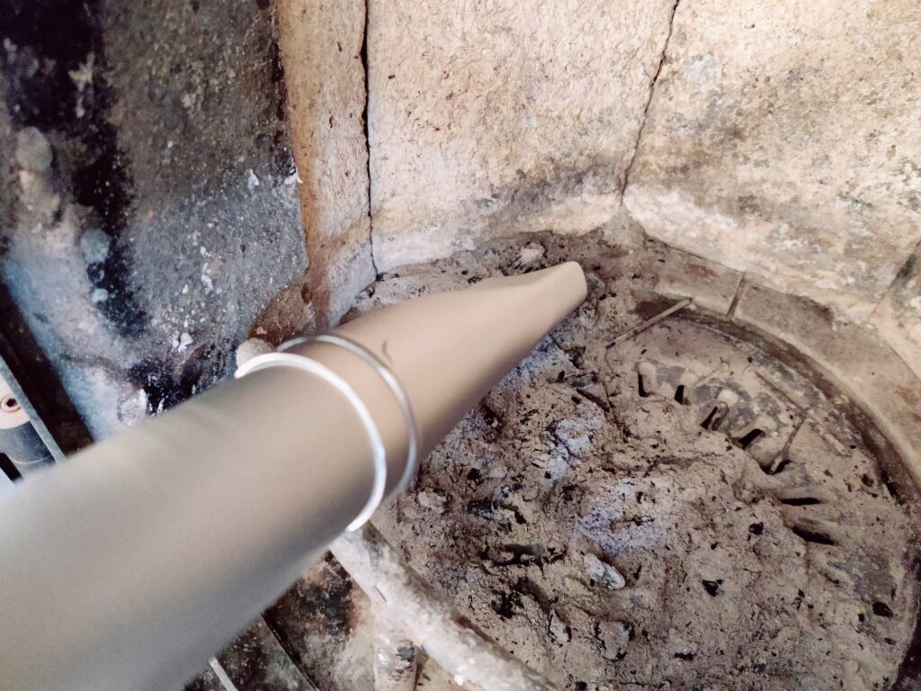 Cecotec Conga Ash 4000 Home Aschesauger beim Aschesaugen