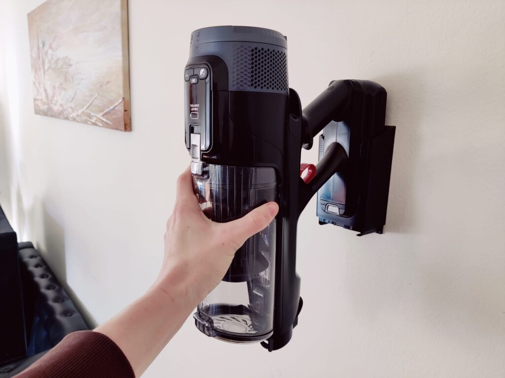 Rowenta RH9B36 X-Force Flex 14.80 Akku-Staubsauger an die Wand montieren