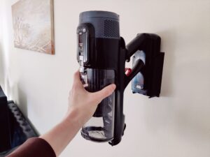 Rowenta RH9B36 X-Force Flex 14.80 Akku-Staubsauger an die Wand montieren