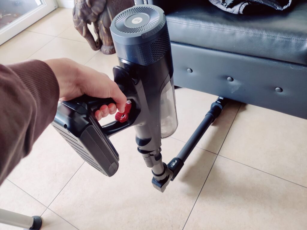 Rowenta RH9B36 X-Force Flex 14.80 Akku-Staubsauger Flex-Gelenk im Betrieb