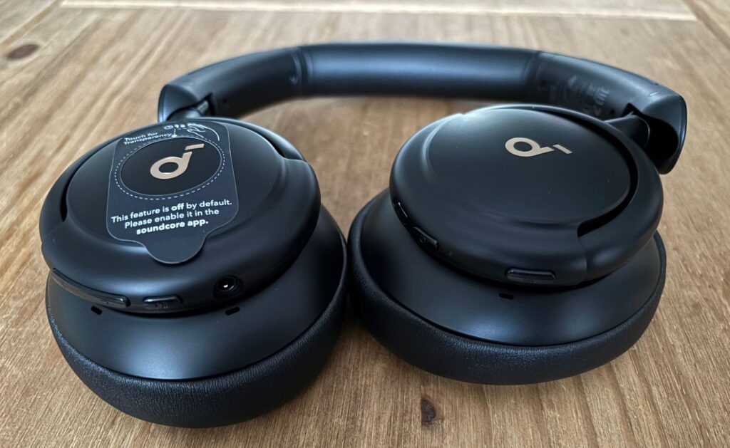 soundcore by Anker Q30 Noise-Cancelling-Kopfhörer Ohrmuschel von oben