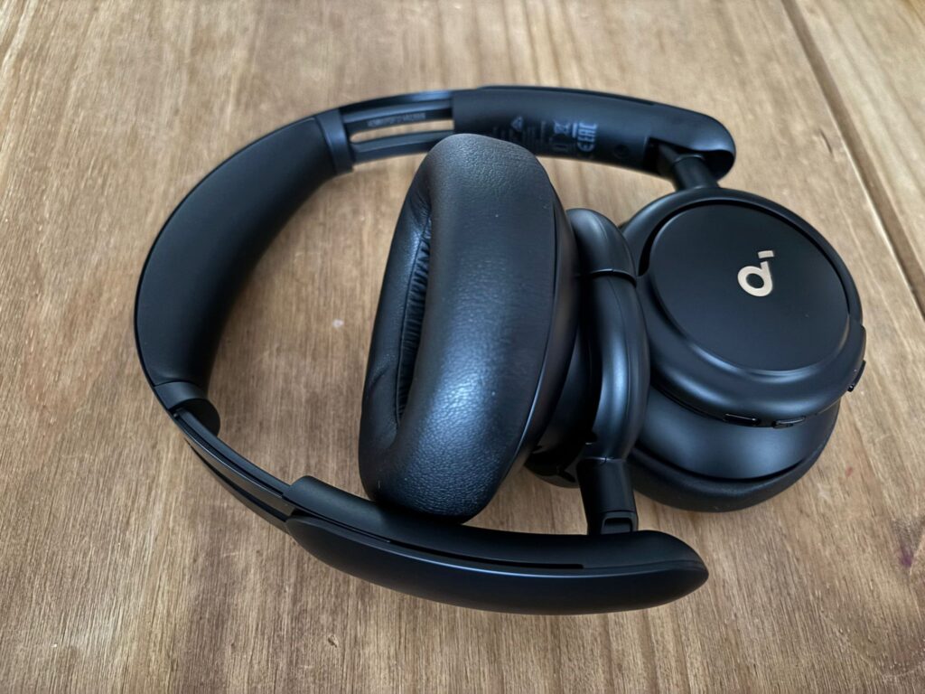 soundcore by Anker Q30 Noise-Cancelling-Kopfhörer Ohrmuscheln von oben
