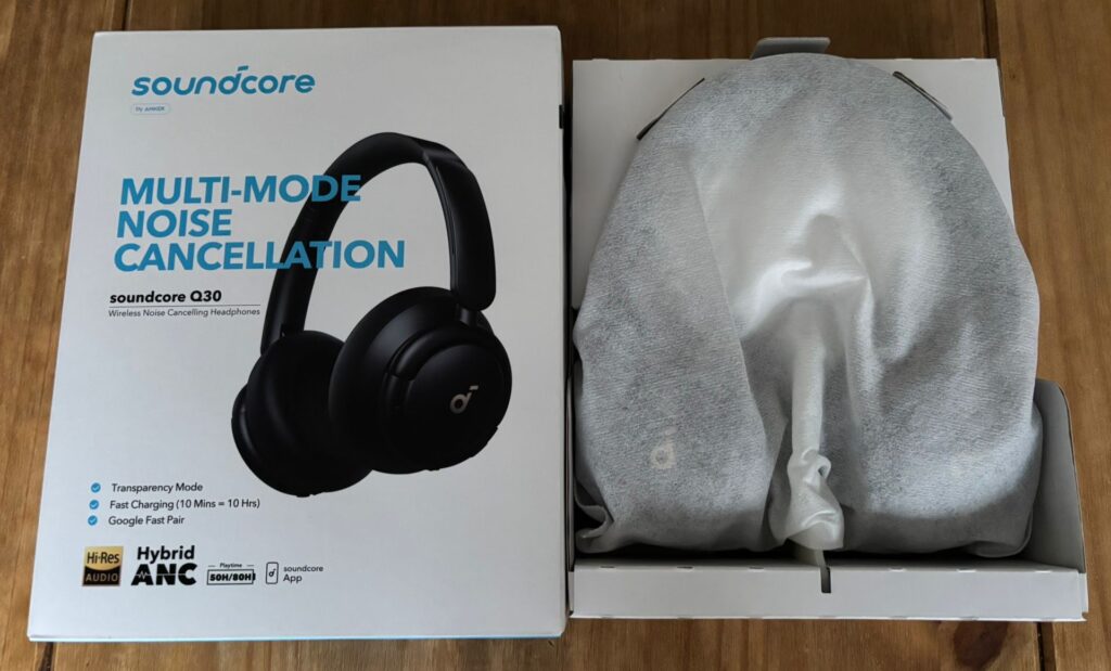 soundcore by Anker Q30 Noise-Cancelling-Kopfhörer Verpackung geöffnet